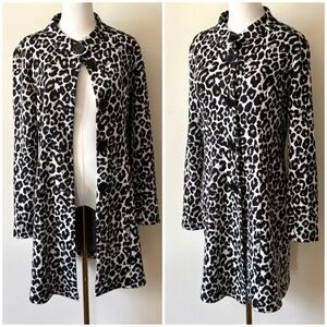 Vintage Long Line Black & White Stretch Leopard Animal Print‎ Canadian Made Coat